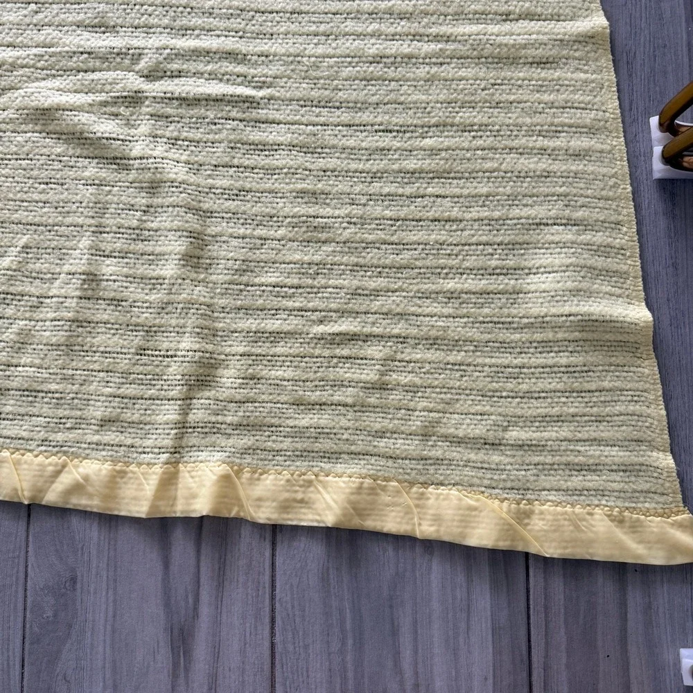Waffle Knit Baby Blanket Size Twin Yellow Woven Satin Trim Vintage 84